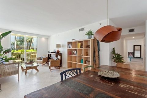 Снять в аренду кондоминиум в Серфсайд, Флорида 3 спальни, 140.28м2, № 1992484 - фото 3