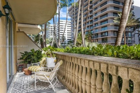 Снять в аренду кондоминиум в Серфсайд, Флорида 3 спальни, 140.28м2, № 1992484 - фото 16