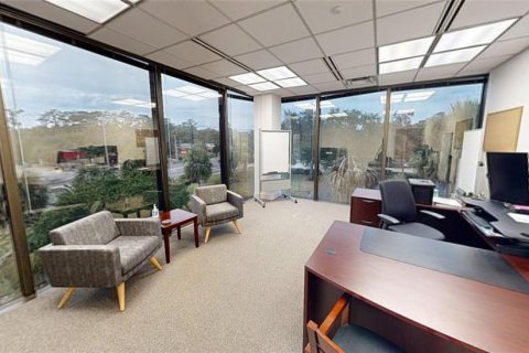 Immobilier commercial à louer à Gainesville, Floride: 613.15 m2 № 1111309 - photo 9