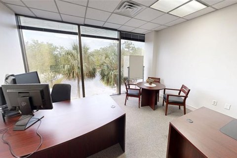 Immobilier commercial à louer à Gainesville, Floride: 613.15 m2 № 1111309 - photo 8