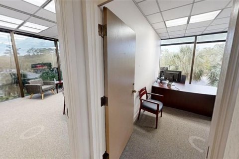 Immobilier commercial à louer à Gainesville, Floride: 613.15 m2 № 1111309 - photo 10