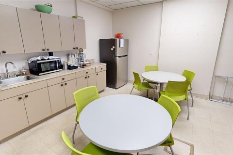 Immobilier commercial à louer à Gainesville, Floride: 613.15 m2 № 1111309 - photo 14