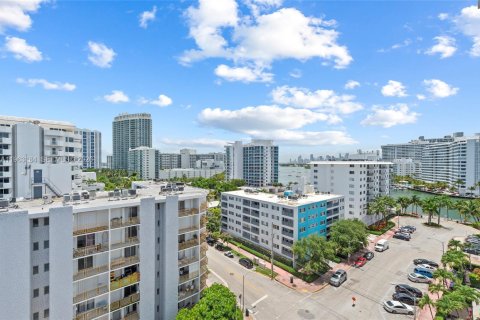 Copropriété à louer à Miami Beach, Floride: 2 chambres, 82.68 m2 № 2024243 - photo 23