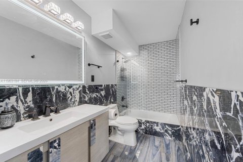 Copropriété à louer à Miami Beach, Floride: 2 chambres, 82.68 m2 № 2024243 - photo 12