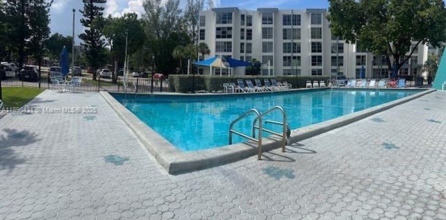 Кондоминиум с 1 спальней в Санни-Айлс-Бич, Флорида № 1948491