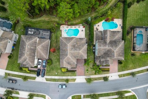 House in Winter Garden, Florida 5 bedrooms, 311.59 sq.m. № 2228178 - photo 24