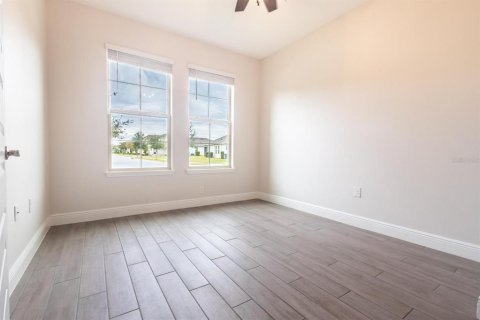 House in Winter Garden, Florida 5 bedrooms, 311.59 sq.m. № 2228178 - photo 2