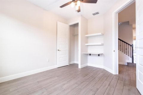 House in Winter Garden, Florida 5 bedrooms, 311.59 sq.m. № 2228178 - photo 3