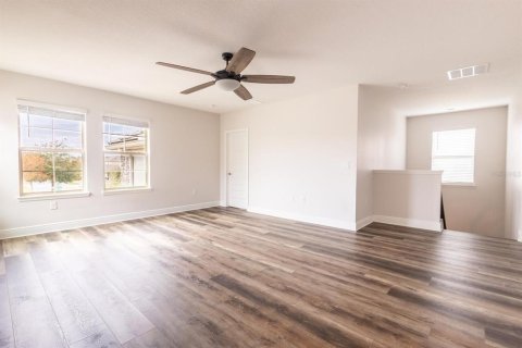 House in Winter Garden, Florida 5 bedrooms, 311.59 sq.m. № 2228178 - photo 17