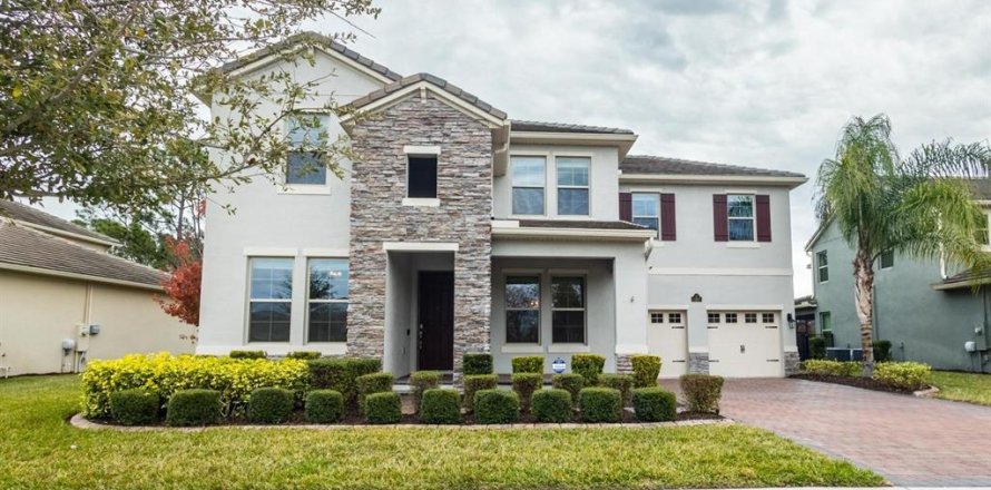 House in Winter Garden, Florida 5 bedrooms, 311.59 sq.m. № 2228178