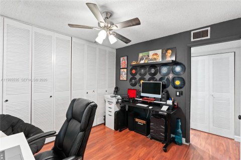 Townhouse in Pembroke Pines, Florida 3 bedrooms, 140.38 sq.m. № 2027069 - photo 12
