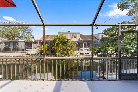 Townhouse in Pembroke Pines, Florida 3 bedrooms, 140.38 sq.m. № 2027069 - photo 25