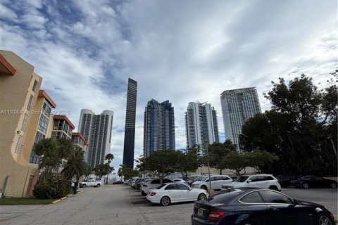Condo à Sunny Isles Beach, Floride, 1 chambre  № 1996410