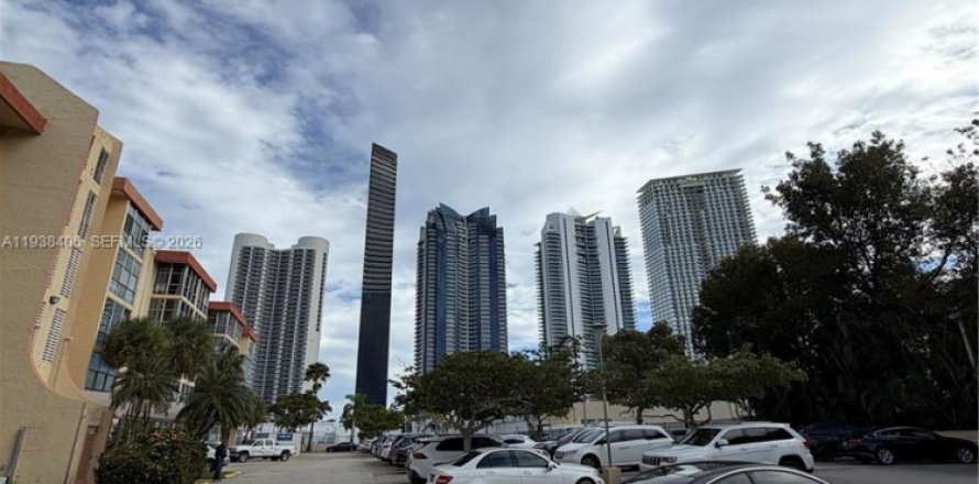 Condo à Sunny Isles Beach, Floride, 1 chambre  № 1996410