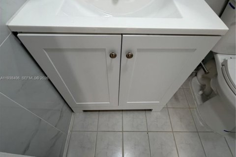 Copropriété à louer à Sunny Isles Beach, Floride: 1 chambre, 50.72 m2 № 1996410 - photo 14