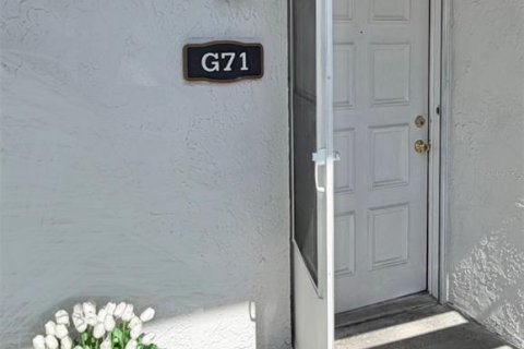 Condo in Tampa, Florida, 2 bedrooms  № 2238842 - photo 2