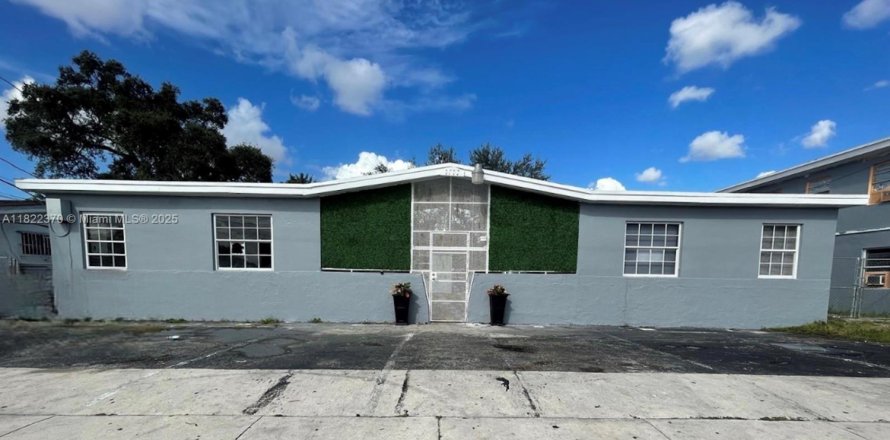 Villa ou maison à Opa-locka, Floride 1 chambre, 55.74 m2 № 1785757