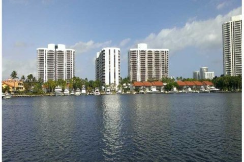 Condo à Aventura, Floride, 2 chambres  № 2019224