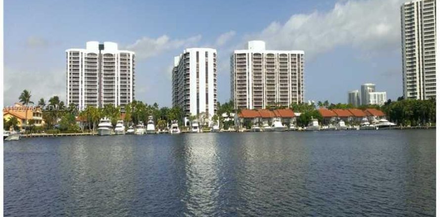 Condo à Aventura, Floride, 2 chambres  № 2019224