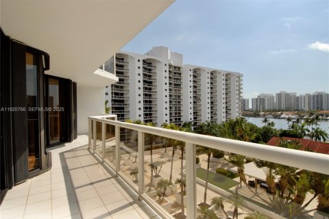 Copropriété à louer à Aventura, Floride: 2 chambres, 135.64 m2 № 2019224 - photo 16