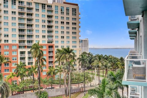 Купить кондоминиум в Майами, Флорида 2 спальни, 108.51м2, № 2047812 - фото 21