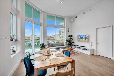 Купить кондоминиум в Майами, Флорида 2 спальни, 108.51м2, № 2047812 - фото 6