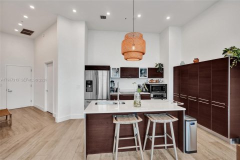 Купить кондоминиум в Майами, Флорида 2 спальни, 108.51м2, № 2047812 - фото 9