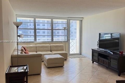 Condominio en venta en Sunny Isles Beach, Florida, 2 dormitorios, 100.98 m2 № 1865330 - foto 5