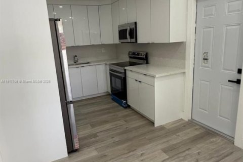 Villa ou maison à vendre à North Miami, Floride: 4 chambres, 145.39 m2 № 1973748 - photo 17