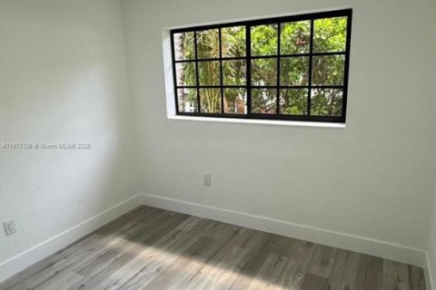 Villa ou maison à vendre à North Miami, Floride: 4 chambres, 145.39 m2 № 1973748 - photo 24