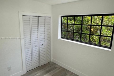 Villa ou maison à vendre à North Miami, Floride: 4 chambres, 145.39 m2 № 1973748 - photo 30