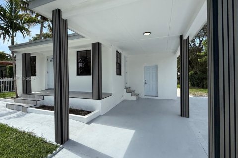 Villa ou maison à vendre à North Miami, Floride: 4 chambres, 145.39 m2 № 1973748 - photo 9