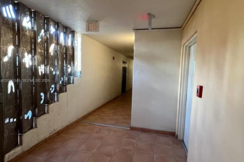 Снять в аренду квартиру в Майами-Бич, Флорида 1 спальня, 65.03м2, № 2074259 - фото 29