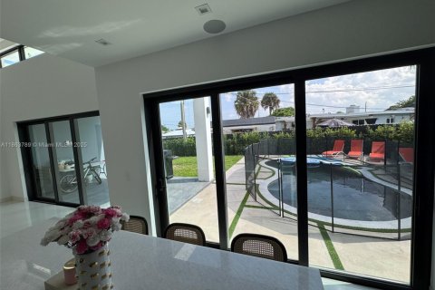 Купить виллу или дом в Майами, Флорида 3 спальни, 213.68м2, № 1957933 - фото 22