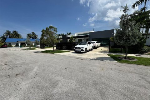 Купить виллу или дом в Майами, Флорида 3 спальни, 213.68м2, № 1957933 - фото 7