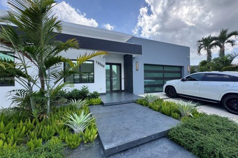 Купить виллу или дом в Майами, Флорида 3 спальни, 213.68м2, № 1957933 - фото 10