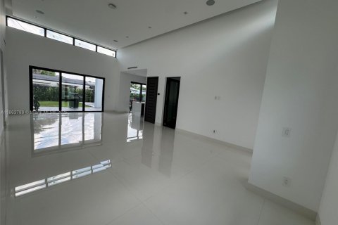 Купить виллу или дом в Майами, Флорида 3 спальни, 213.68м2, № 1957933 - фото 16