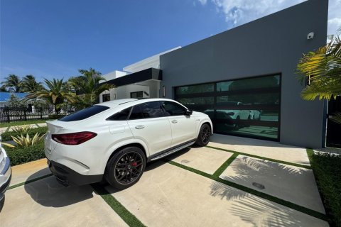 Купить виллу или дом в Майами, Флорида 3 спальни, 213.68м2, № 1957933 - фото 4