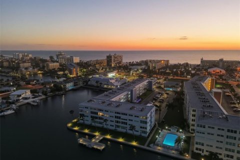 Copropriété à vendre à Saint Pete Beach, Floride: 2 chambres, 131.92 m2 № 2426994 - photo 3