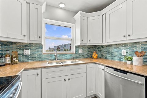 Copropriété à vendre à Saint Pete Beach, Floride: 2 chambres, 131.92 m2 № 2426994 - photo 10