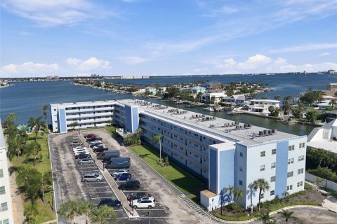 Copropriété à vendre à Saint Pete Beach, Floride: 2 chambres, 131.92 m2 № 2426994 - photo 2