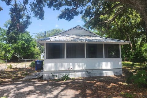 House in Tampa, Florida 3 bedrooms, 70.61 sq.m. № 1778756 - photo 1