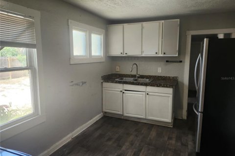 House in Tampa, Florida 3 bedrooms, 70.61 sq.m. № 1778756 - photo 4