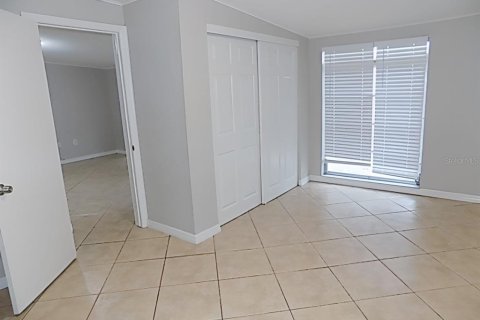 House in Sarasota, Florida 2 bedrooms, 96.9 sq.m. № 2150972 - photo 10