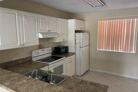 Condominio en venta en Coral Springs, Florida, 2 dormitorios, 88.26 m2 № 1925072 - foto 16
