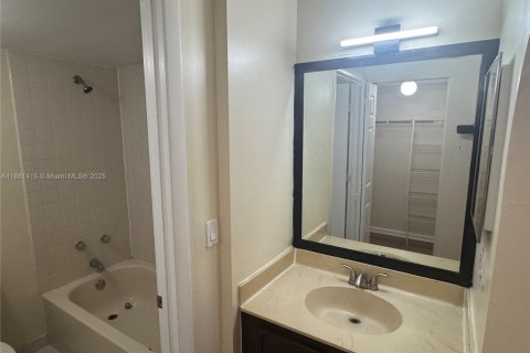 Condominio en venta en Coral Springs, Florida, 2 dormitorios, 88.26 m2 № 1925072 - foto 25