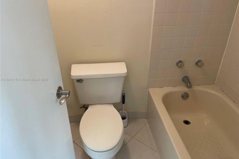 Condominio en venta en Coral Springs, Florida, 2 dormitorios, 88.26 m2 № 1925072 - foto 28