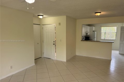 Condominio en venta en Coral Springs, Florida, 2 dormitorios, 88.26 m2 № 1925072 - foto 3