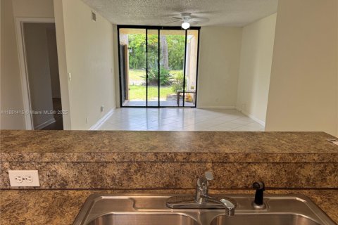 Condominio en venta en Coral Springs, Florida, 2 dormitorios, 88.26 m2 № 1925072 - foto 12