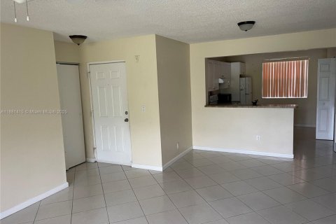 Condominio en venta en Coral Springs, Florida, 2 dormitorios, 88.26 m2 № 1925072 - foto 11